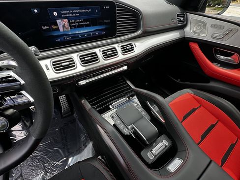 Certified 2025 Mercedes-Benz GLE 53 AMG 4MATIC image 30