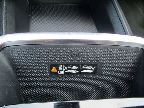 Used 2026 Chevrolet Equinox LT w/ Convenience Package II FWD image 13