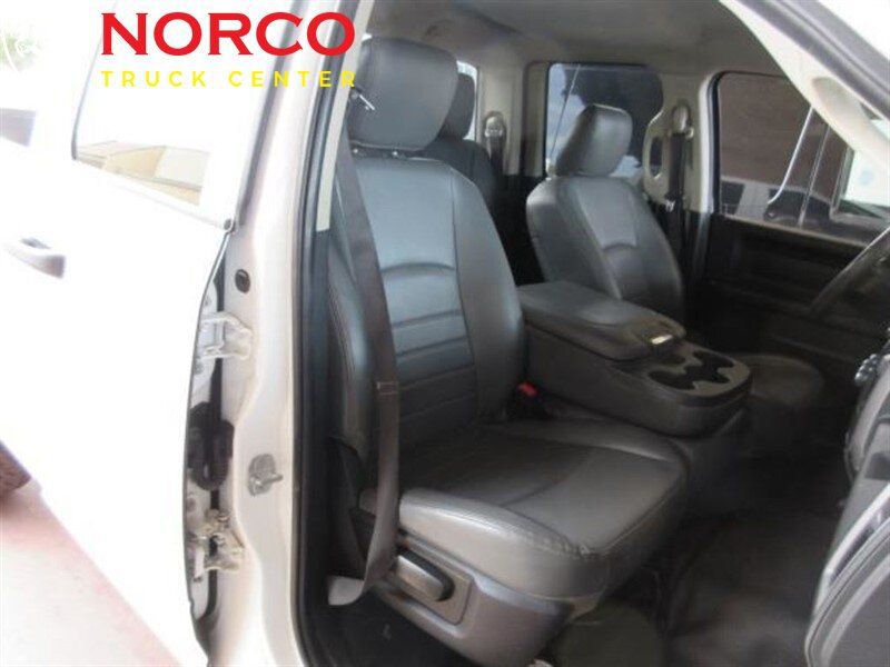 Used 2018 RAM 1500 Tradesman w/ Chrome Appearance Group RWD image 16