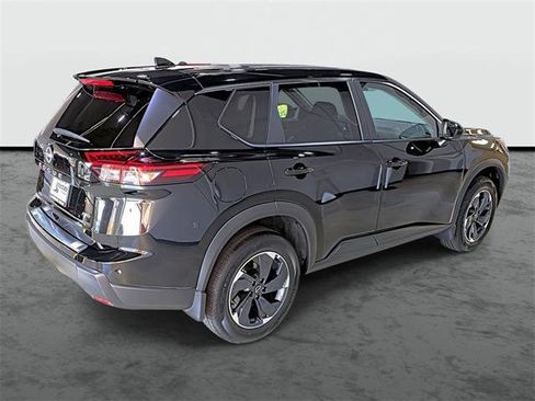 Used 2026 Nissan Rogue SV AWD/4WD image 4