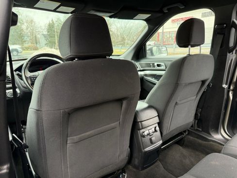 Used 2017 Ford Explorer XLT image 19