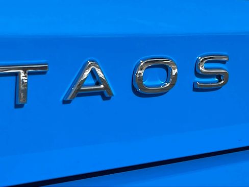 New 2026 Volkswagen Taos SE image 28