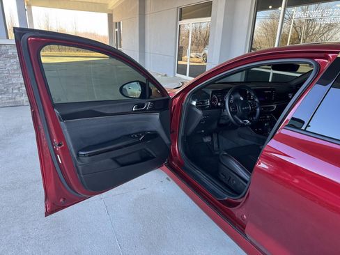 Used 2024 Kia K5 GT w/ GT1 Package image 11