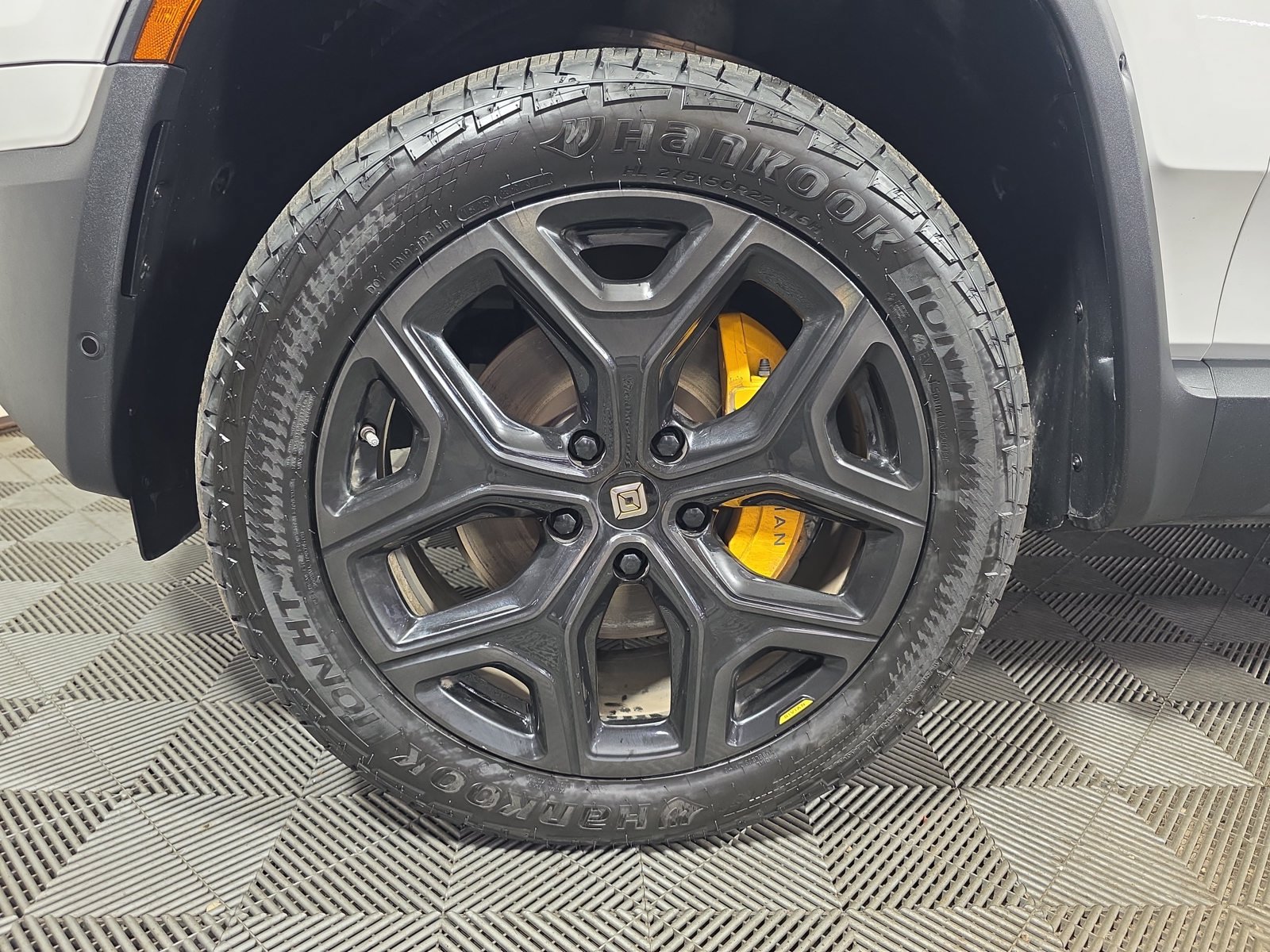 Used 2023 Rivian R1T Adventure Quad AWD/4WD image 9