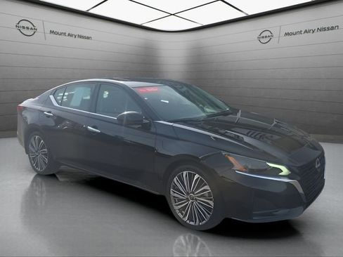 Certified 2025 Nissan Altima 2.5 SL FWD image 2