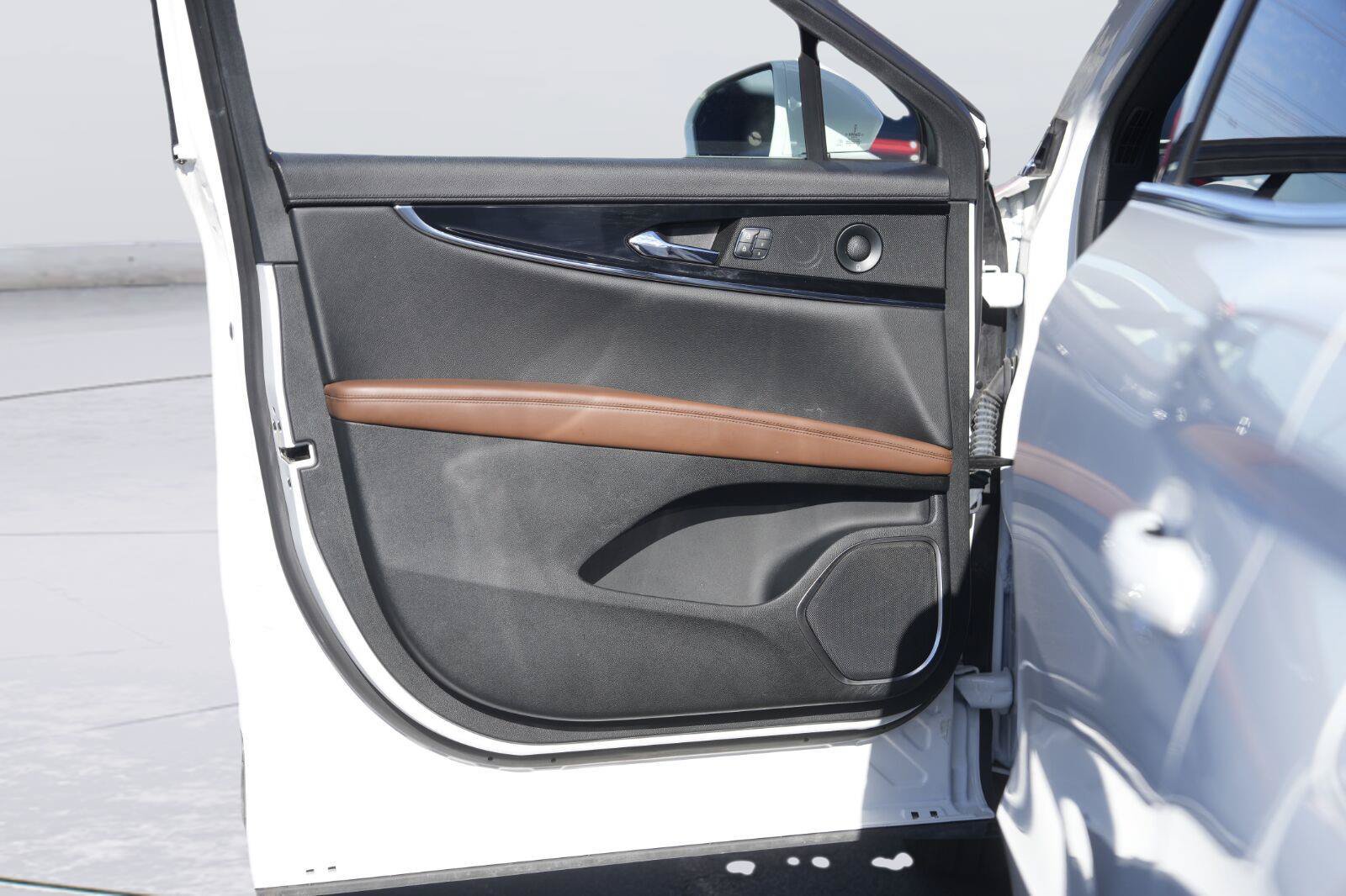 Used 2022 Lincoln Nautilus Reserve w/ Luxury Package FWD image 31