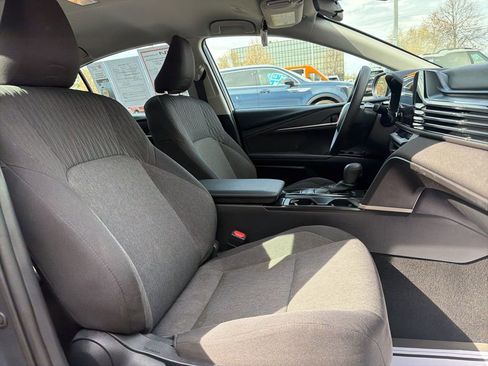 Used 2025 Toyota Camry LE image 11