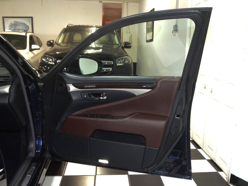 Used 2017 Lexus LS 460 RWD image 16