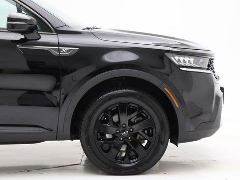 Used 2023 Kia Sorento S image 4