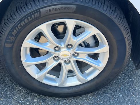 Used 2019 Chevrolet Equinox LS FWD image 15