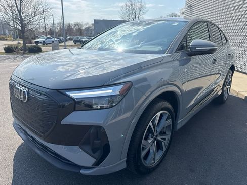 Used 2024 Audi Q4 e-tron Premium Plus w/ Premium Plus image 4