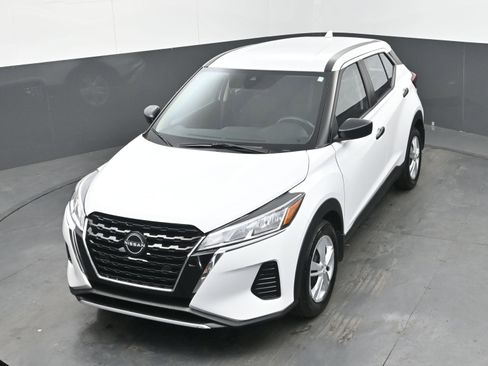 Certified 2025 Nissan Kicks Play S image 31