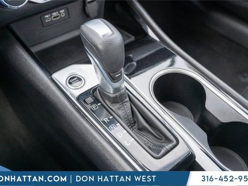 Used 2024 Nissan Altima 2.5 SV image 14