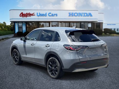 Used 2024 Honda HR-V Sport image 3