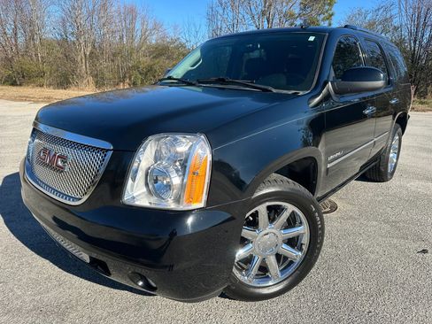 Used 2012 GMC Yukon Denali image 1