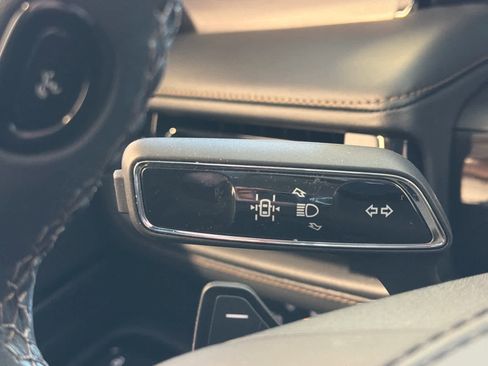 Used 2025 Lincoln Aviator 2WD w/ Jet Appearance Package image 42