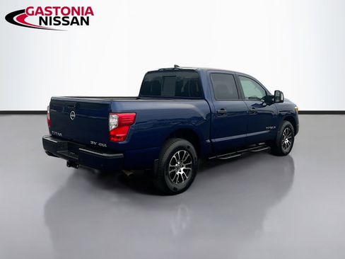 Used 2024 Nissan Titan SV w/ SV Convenience Package image 9