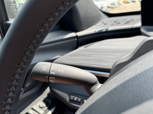 New 2026 Toyota C-HR AWD/4WD image 17
