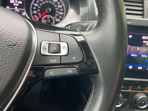 Used 2019 Volkswagen Golf SE w/ Driver Assistance Package FWD image 17