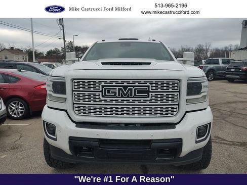 Used 2019 GMC Sierra 3500 Denali w/ Duramax Plus Package image 3