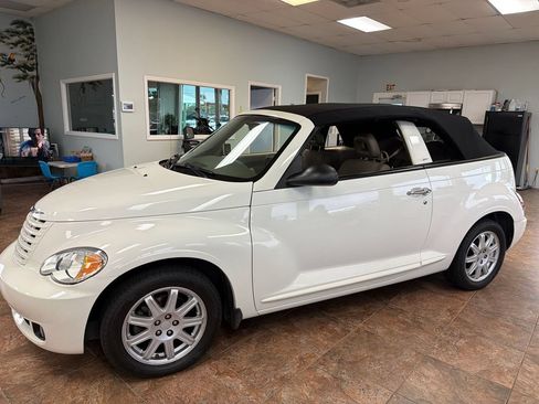 Used 2008 Chrysler PT Cruiser Convertible FWD image 34