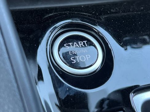 New 2025 Nissan Versa SV w/ Trunk Package image 20