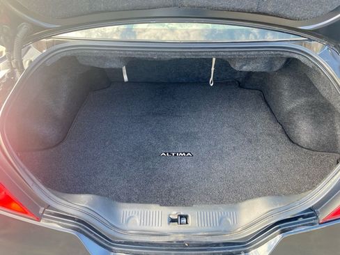 Used 2010 Nissan Altima 3.5 SR w/ Leather Pkg image 23