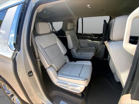 Used 2023 GMC Yukon XL Denali AWD/4WD image 20