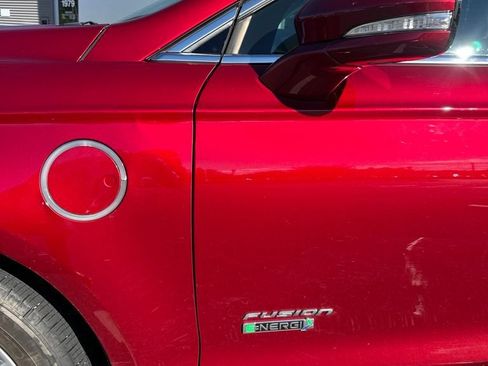 Used 2017 Ford Fusion Energi SE FWD image 3