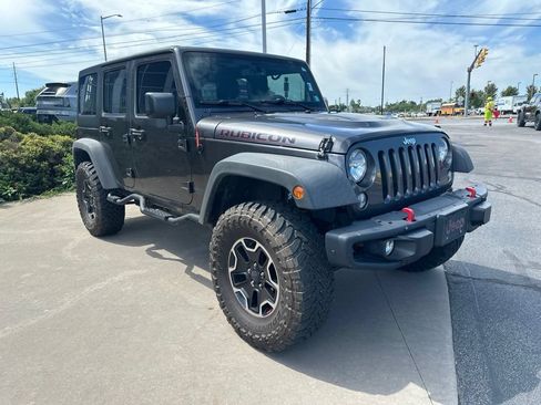 Used 2016 Jeep Wrangler Unlimited Rubicon AWD/4WD image 3