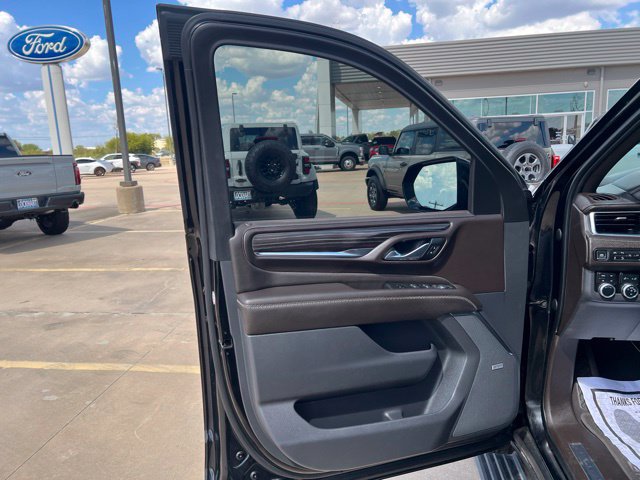 Used 2021 GMC Yukon Denali w/ Denali Premium Package AWD/4WD image 11