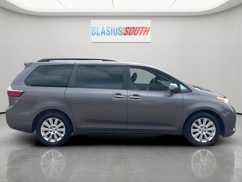 Used 2015 Toyota Sienna XLE Premium AWD/4WD image 2