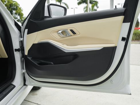 Used 2025 BMW 330i Sedan image 40