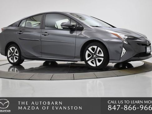 Used 2016 Toyota Prius Four Touring w/ Premium Convenience Package image 11