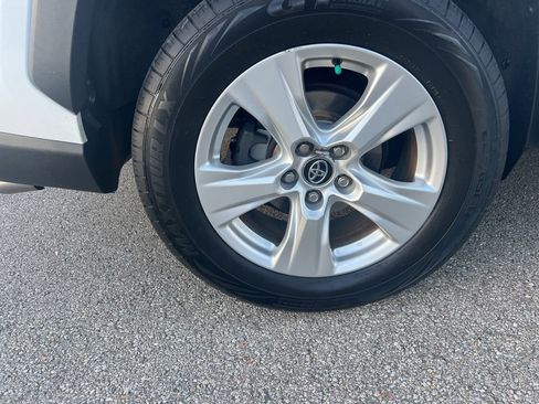 Used 2021 Toyota RAV4 XLE image 35