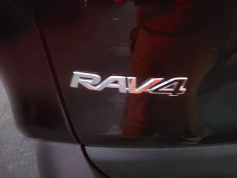Used 2025 Toyota RAV4 XLE image 9