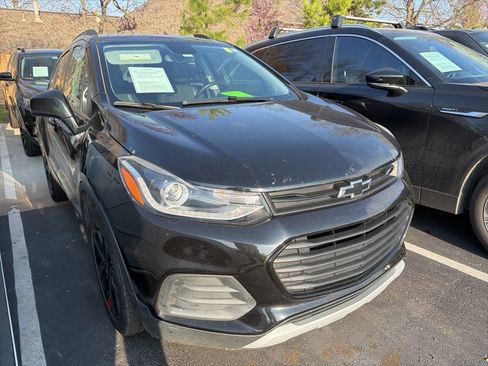 Used 2020 Chevrolet Trax LT w/ Redline Edition image 7