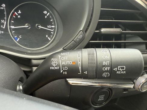 Used 2021 MAZDA MAZDA3 s image 30