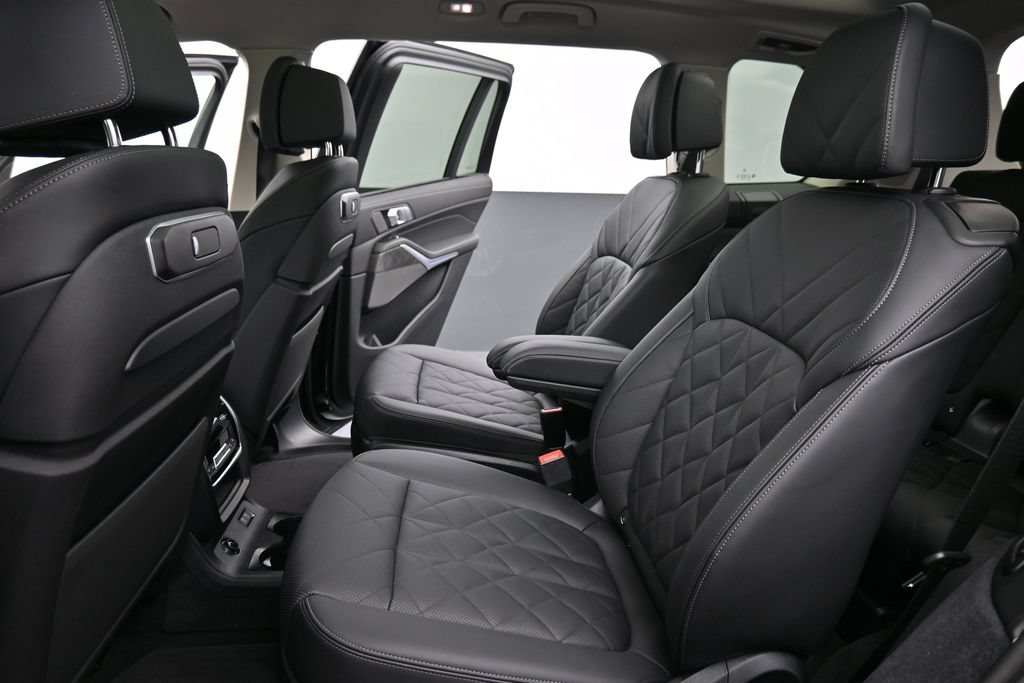 New 2026 BMW X7 xDrive40i w/ Executive Package AWD/4WD image 18