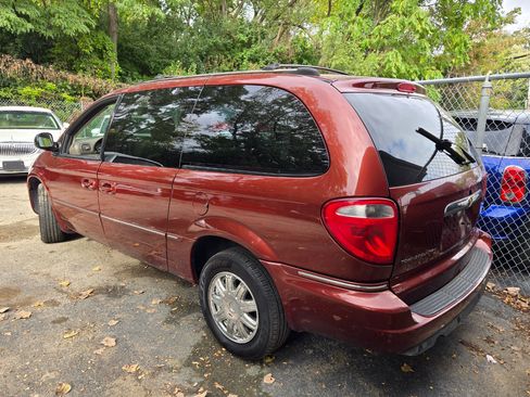 Used 2007 Chrysler Town & Country Limited image 6
