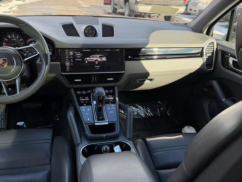 Used 2019 Porsche Cayenne AWD image 9