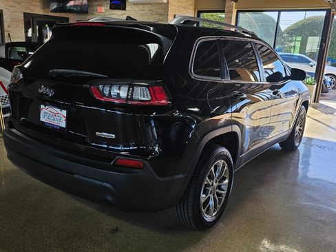 Used 2019 Jeep Cherokee Latitude Plus w/ Comfort/Convenience Group image 7