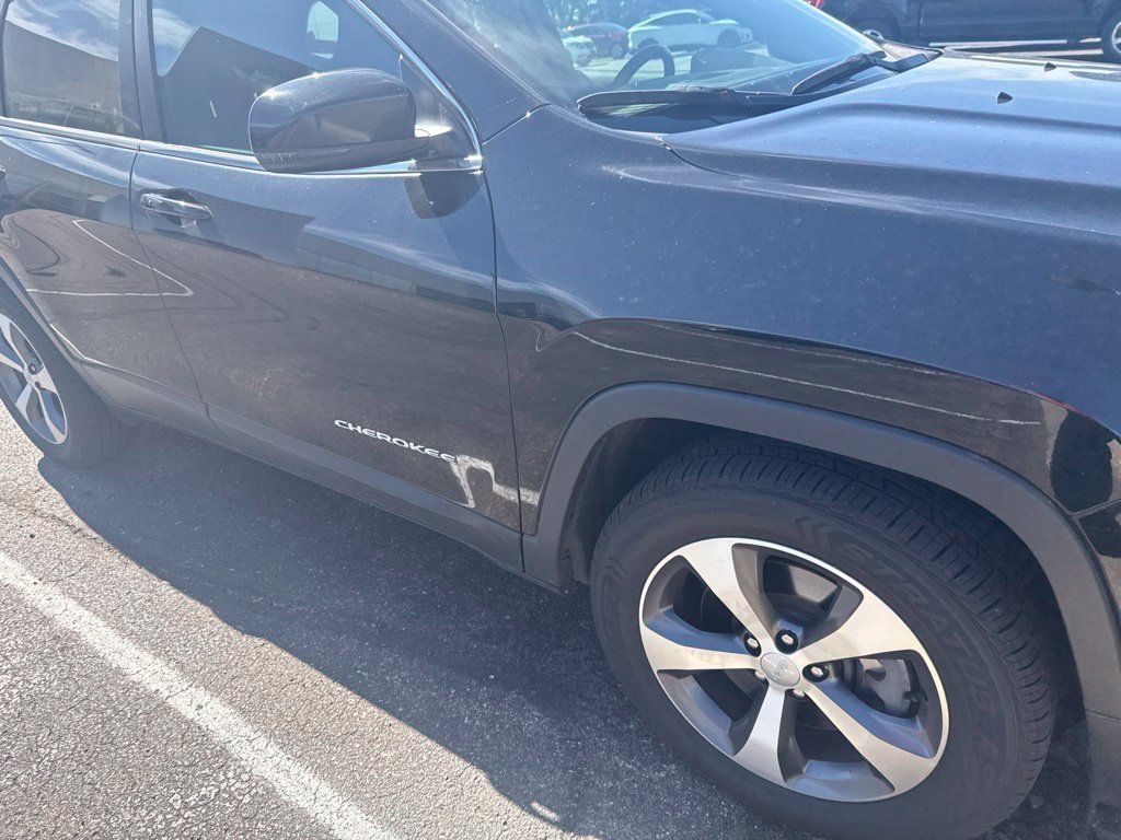 Used 2020 Jeep Cherokee Limited AWD/4WD image 6