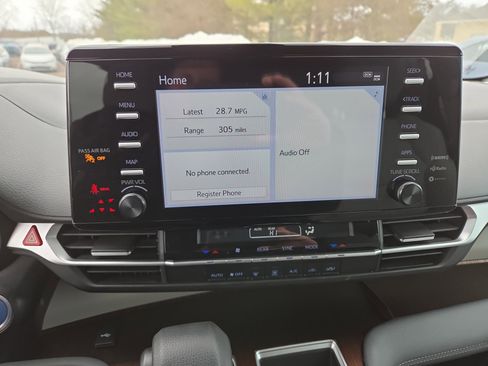 Certified 2024 Toyota Sienna LE image 23