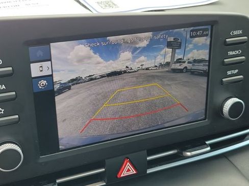 Used 2025 Hyundai Elantra Hybrid FWD image 29