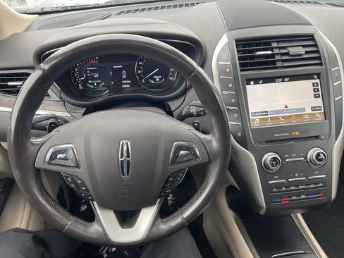 Used 2017 Lincoln MKC Reserve w/ Lincoln MKC Climate Package image 11