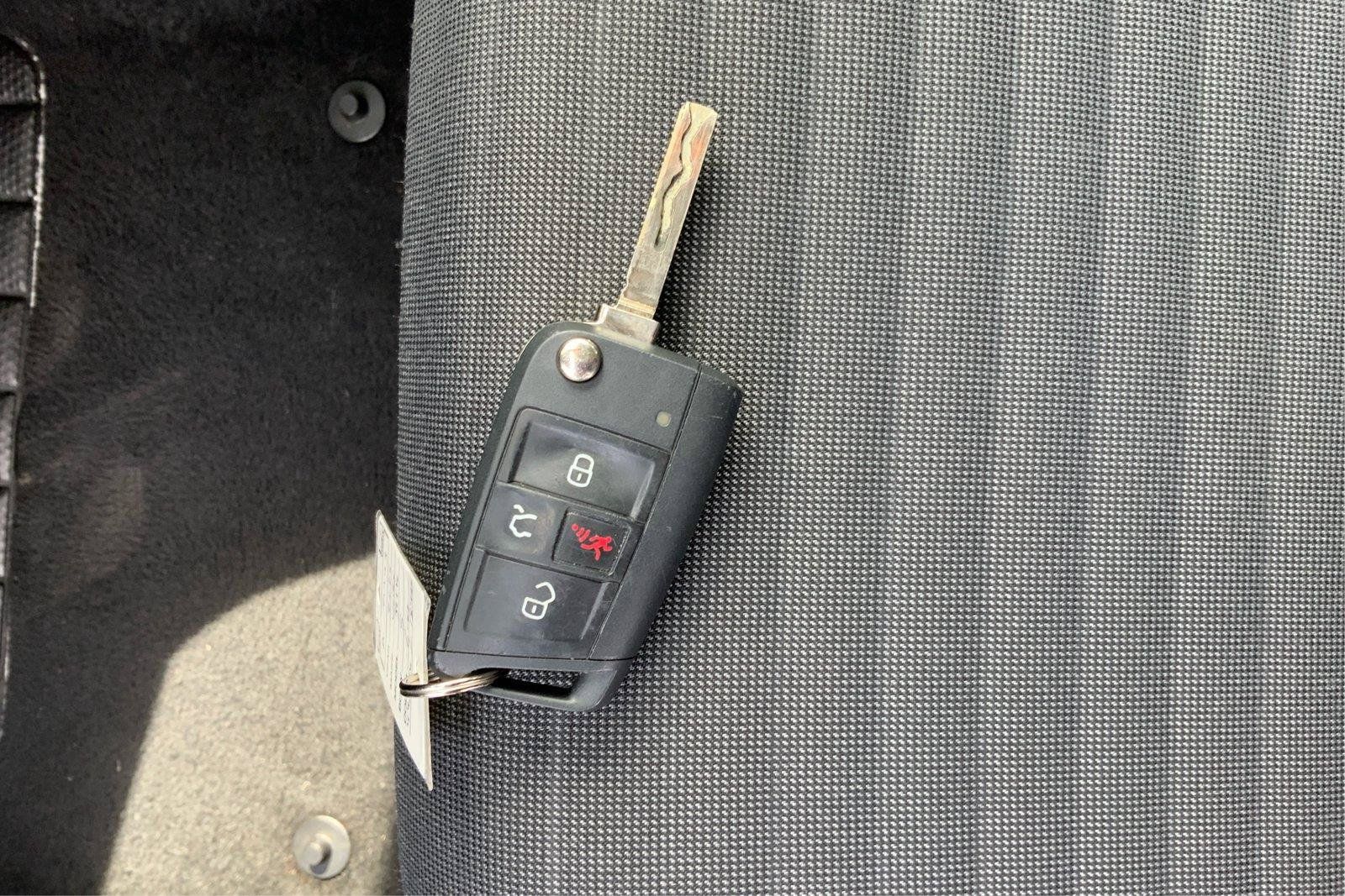 Used 2025 Volkswagen Jetta S FWD image 33