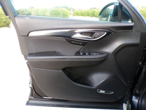 Used 2024 Buick Envision Preferred image 5