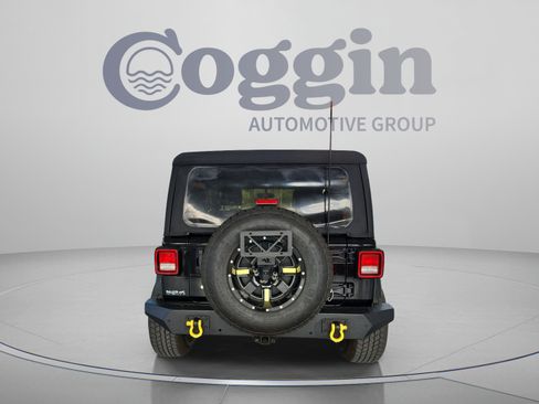 Used 2018 Jeep Wrangler Sport AWD/4WD image 4