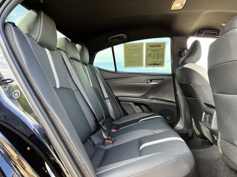 Used 2025 Toyota Camry SE w/ Convenience Package image 25